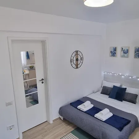 Fundeni Hospital - Kitchen, Terrace&parking Apartment *