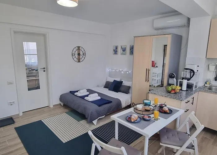 Fundeni Hospital - Kitchen, Terrace & Parking بوخارست